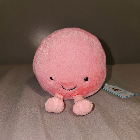 Jellycat Amuseables Mia Macaron Pink Framboise BNWT - Picture 1 of 4